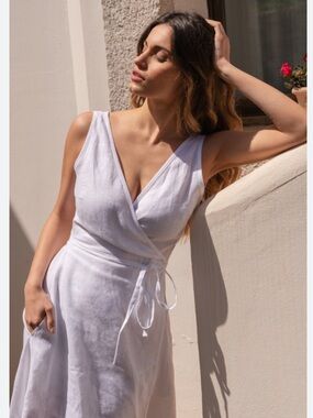 TAHARI LINEN Wrap dress size 8. Medium
